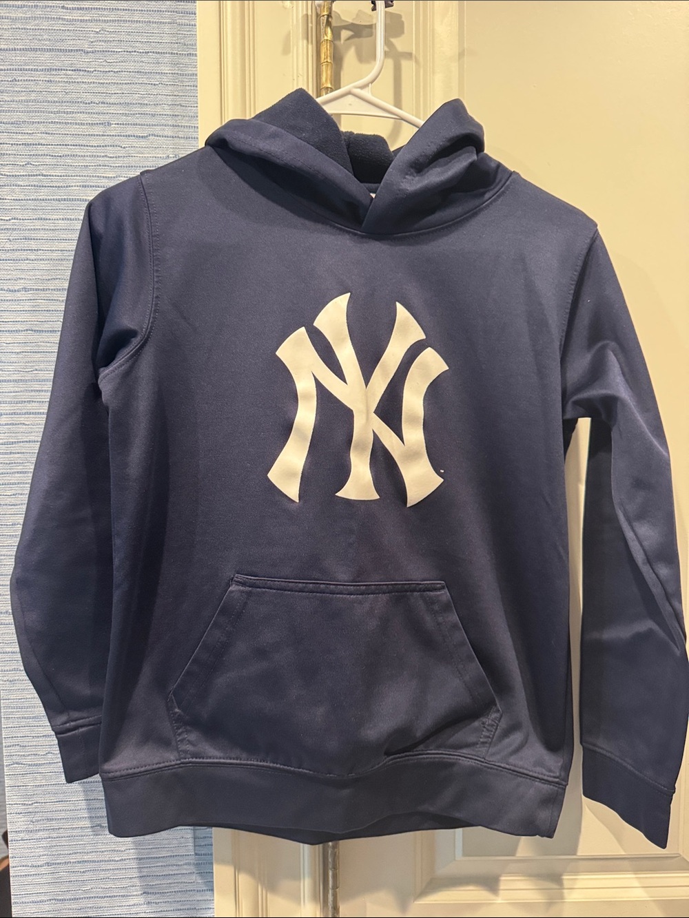 NY Yankees Navy Youth Hooded Sweatshirt with White Logo